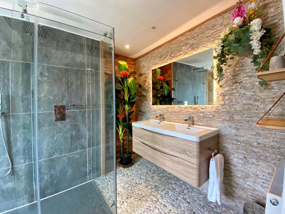 Hambrook House Canterbury - New Luxury Guest House With Espa Spa Complex Bagian luar foto